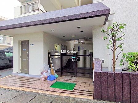 ■清潔感のあるエントランスは快適な毎日の始まりを演出します