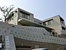 周辺：幼稚園・保育園 700m 大場白ゆり幼稚園