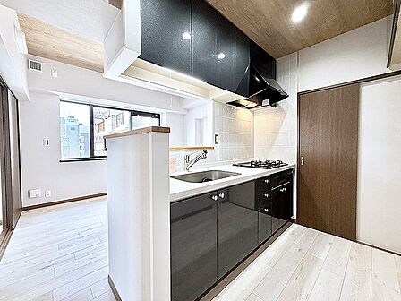 ■家族の絆を深める、温もりのあるキッチン