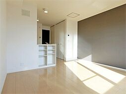 メゾンベール II 2階ワンルームのリビング/ダイニング