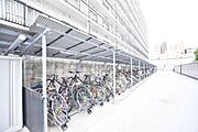 駐輪場付で、通勤・通学・お買い物など自転車をご利用いただけます。（バイク置き場あり）