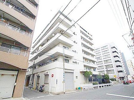 太陽に愛され、陽当り・通風に優れた魅力的で快適さを追求したマンションです。ここに住むからこそ意味がある。そんな特別感に浸りながら、毎日をお過ごしして欲しいです。