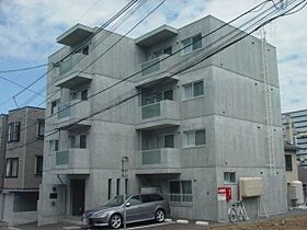 ロイヤルカレッジ 101 ｜ 北海道札幌市西区琴似三条3丁目4-21（賃貸マンション1LDK・1階・32.70㎡） その1