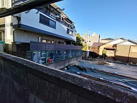 アーバンリゾート3号館（洗濯機置き場玄関前）  ｜ 埼玉県所沢市金山町4-12（賃貸アパート1K・2階・15.10㎡） その16