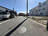 外観：前面道路含む現地写真