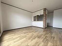 近鉄大阪線 築山駅 徒歩16分の賃貸アパート 2階2LDKのリビング/ダイニング