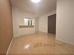 ロイヤルヒルズII 103 1階1LDKのリビング/ダイニング