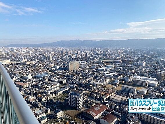 東向きバルコニ...
