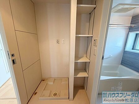 洗剤類のストックや美容家電もスッキリ片付きます。