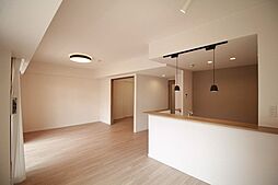 ジェイパーク北千住モナクレイス　3F 2SLDKのリビング/ダイニング