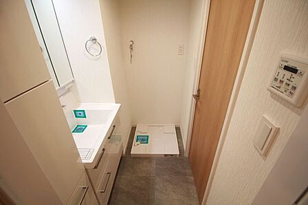 1日の始まりと終わりを心地よく演出してくれる、多彩な機能が備えられたパウダールーム。心地よいリフレッシュ空間です。