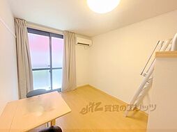 レオパレスラピスラズリ高井田 4階1Kのリビング/ダイニング