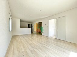 大字赤江築浅中古住宅 4LDKのリビング/ダイニング