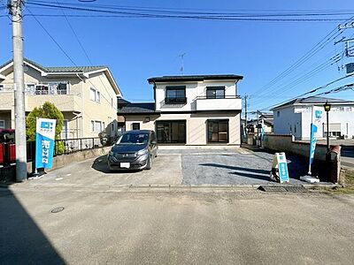 外観:【外観】2024年に外壁屋根塗装済みです。南東角地かつ近隣との距離がありますので、陽当り・風通し良好です。 外観:【外観】2024年に外壁屋根塗装済みです。南東角地かつ近隣との距離がありますので、陽当り・風通し良好です。