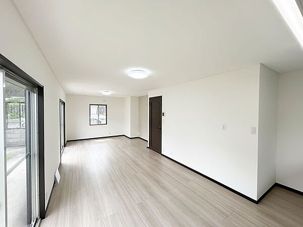 リビング/ダイニングを拡大表示