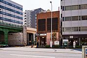 曙橋駅(都営地下鉄 新宿線) 徒歩10分。 800m