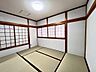 室内：物入多数あります！大きな物はもちろん、棚ありのためおもちゃなど細かいものもしっかりと収納いただけ、いつも整った空間に♪