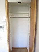 たっぷり収納のクローゼット