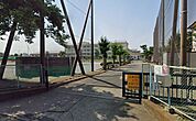 平塚市立富士見小学校 徒歩9分。小学校があり、通学の安心感と子育て世帯に嬉しい教育環境が整います。 680m