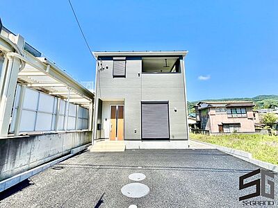 外観:光があふれる開放的なリビングと、家事を効率良くこなせる動線を備えたマイホーム。シンプルで上質なデザインが家族の毎日を心地よく彩り、快適な暮らしを叶える理想の住まいです。 外観:光があふれる開放的なリビングと、家事を効率良くこなせる動線を備えたマイホーム。シンプルで上質なデザインが家族の毎日を心地よく彩り、快適な暮らしを叶える理想の住まいです。