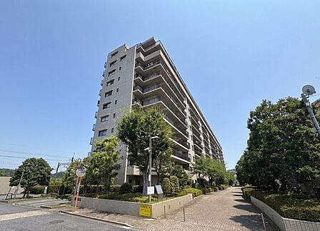【Exterior】落ち着きのあるシンプルな外観で、長く愛せる住まいに仕上がっています。