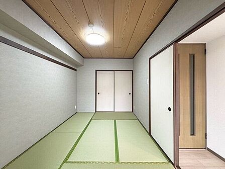 【Japanese Room】心落ち着く和室空間。客間やお子様の遊び場にも活用できます。