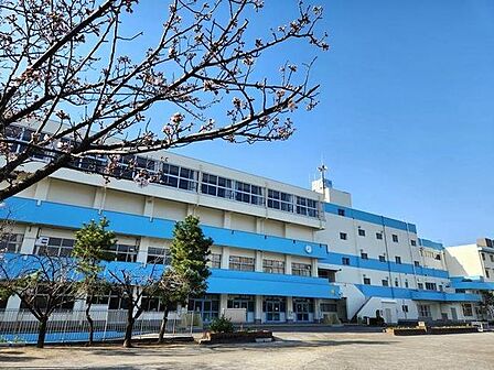 海神南小学校 570m