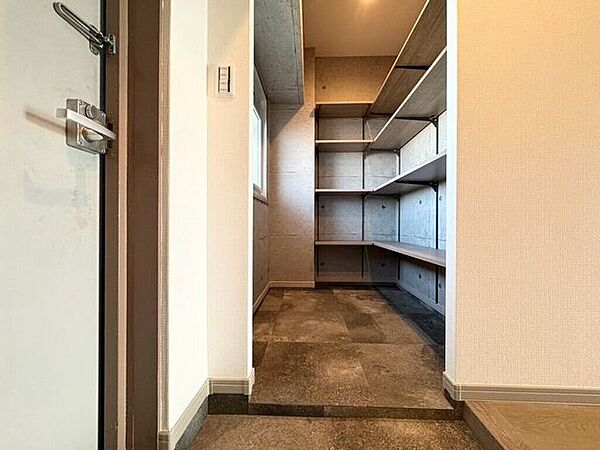 玄関を拡大表示