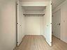 収納：【Bedroom】クローゼット完備で収納力◎。家具の配置もしやすい機能的な洋室です。