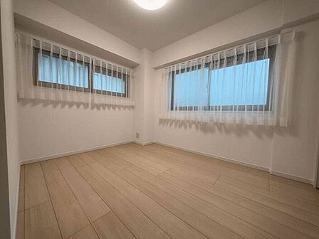 【Bedroom】主寝室や子ども部屋、在宅ワークにも使える洋室。暮らしに合わせて自由にレイアウトできます。