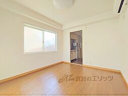 エスポワール亀岡 205 2階1Kのリビング/ダイニング