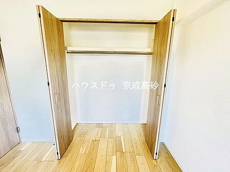 大型のクローゼットです!これだけの収納力があれば部屋もスッキリ保てますよ!