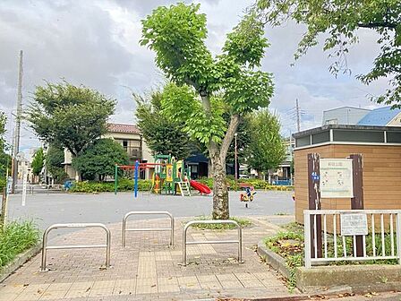 新宿公園 380m
