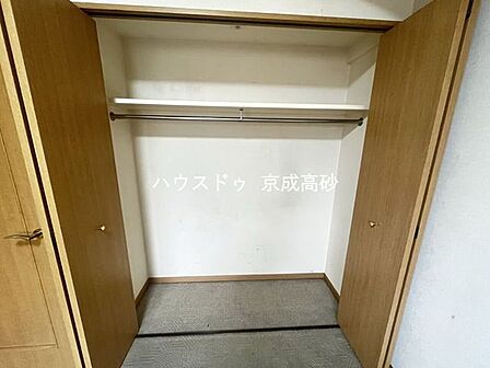 大型のクローゼットです!これだけの収納力があれば部屋もスッキリ保てますよ!