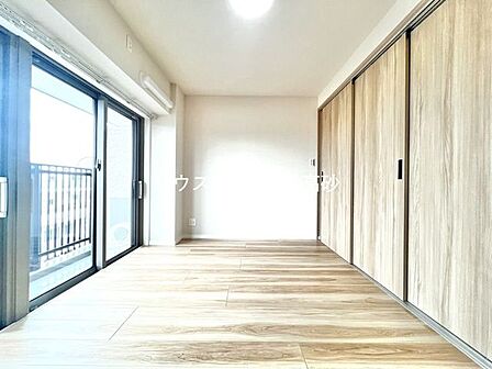 お子様の成長と共に「住まい方」も変化していきます。居室にはクローゼットを完備し、自由度の高い家具の配置が叶うシンプルな空間です。
