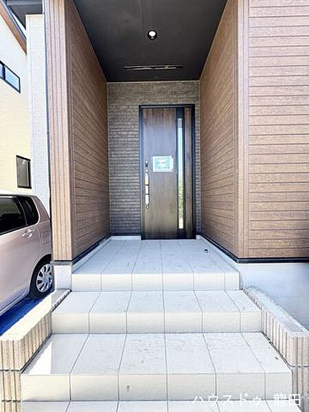 玄関を拡大表示