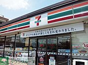 セブンイレブン 徒歩2分。コンビニ 160m