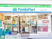 ファミリーマート東山三丁目店 徒歩1分。 30m