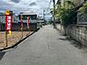 その他：【前面道路含む現地写真】前面道路は、見通しの良い直線道路です。現地にて、前面道路の交通量、周辺環境などをご確認ください。