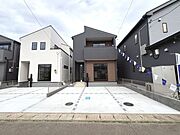 並列2台駐車可能なカースペースを完備！スーパー徒歩5分その他商業施設も充実の環境です！