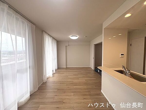 リビング/ダイニングを拡大表示