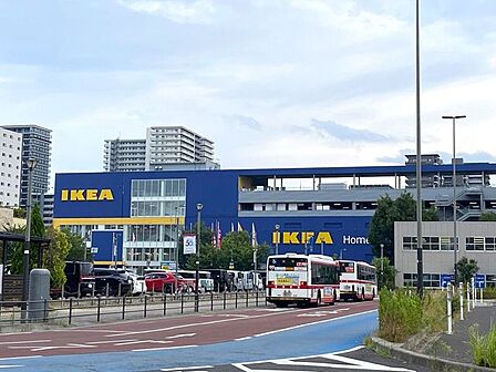 IKEA 仙台10時~19時まで営業しております。インテリア用品の取り扱いがございます。レストランも併設されております。 300m