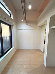 BRICKS 101 1階ワンルームのリビング/ダイニング