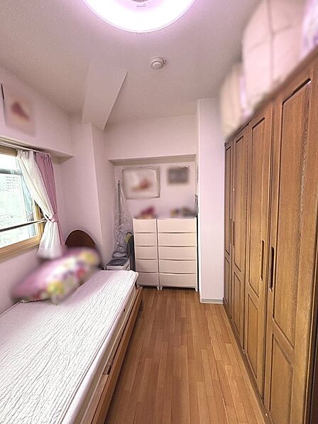 約5.5帖の洋室♪