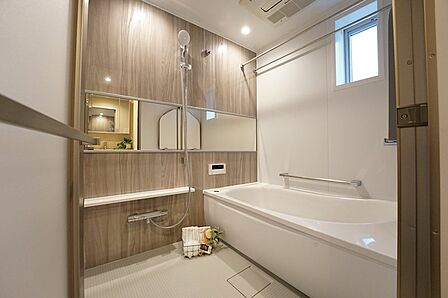 1418サイズ/ほっカラリ床/排水溝(抗菌・防カビ)/コンフォートウェーブシャワー/ゆるリラ浴槽/魔法びん浴槽