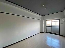 ロイヤルビップ 7階1Kのリビング/ダイニング