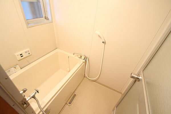 画像5:バスルーム。広々ゆったり。