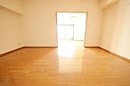 ローズガーデン 304 3階1LDKのリビング/ダイニング