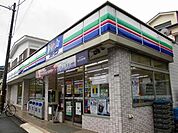 スリーエフ和光南店 925m