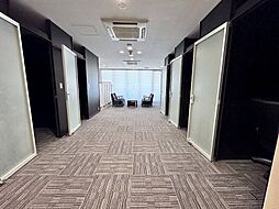 【ブラウジングサロン】マンション内には、勉強やテレワークにご利用いただけるブラウジングサロンがございます。